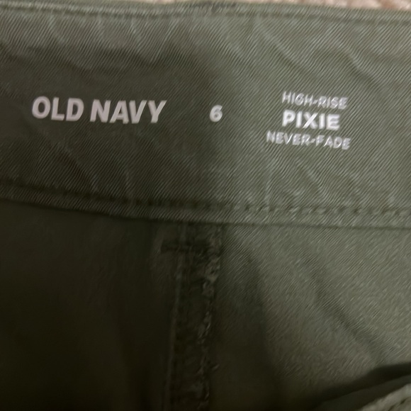 Green old navy pants - Picture 3 of 3